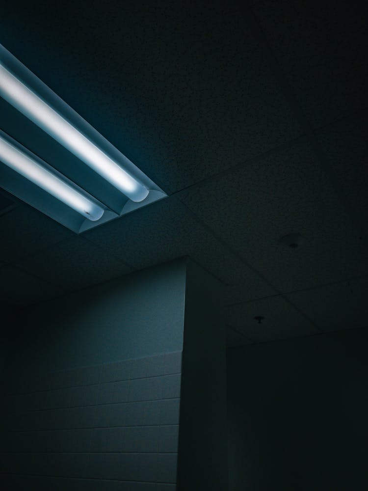 A Photo Of A Fluorescent On The Ceiling