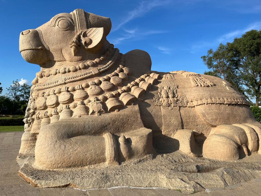 Monolithic Nandi Statue photo 2