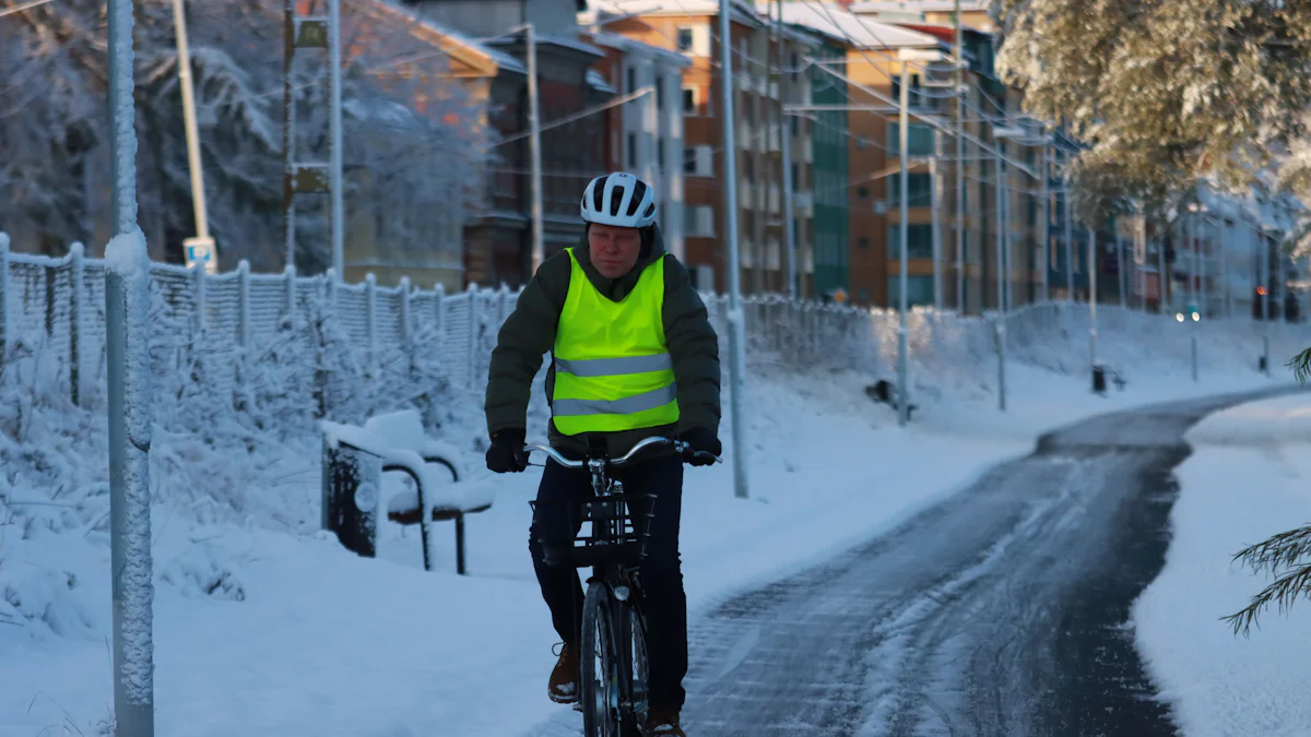 The Ultimate Guide to Winter Cycling Clothing: What to Wear and How to Dress