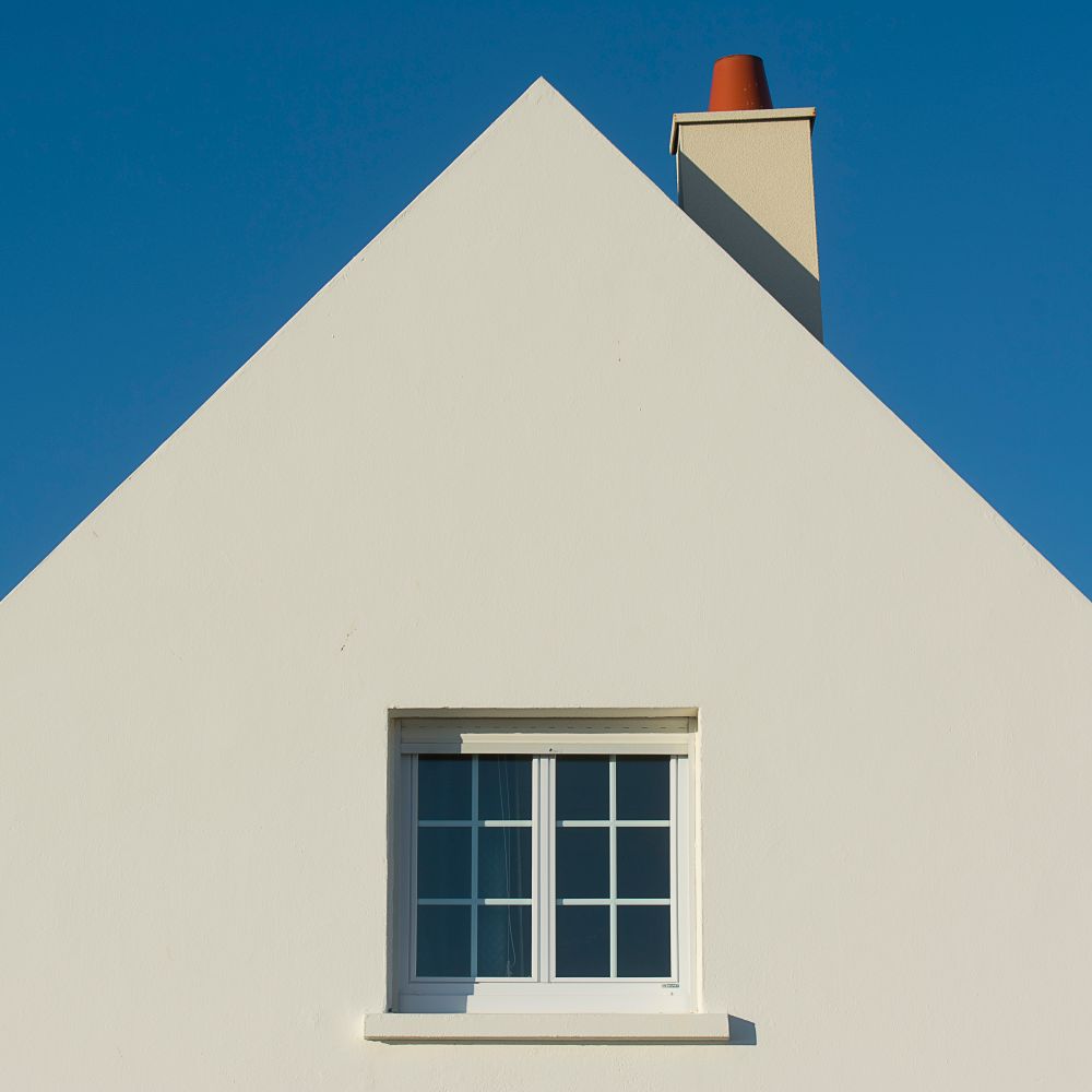 House Painting in East Dulwich — quality trade paint going on in two coats