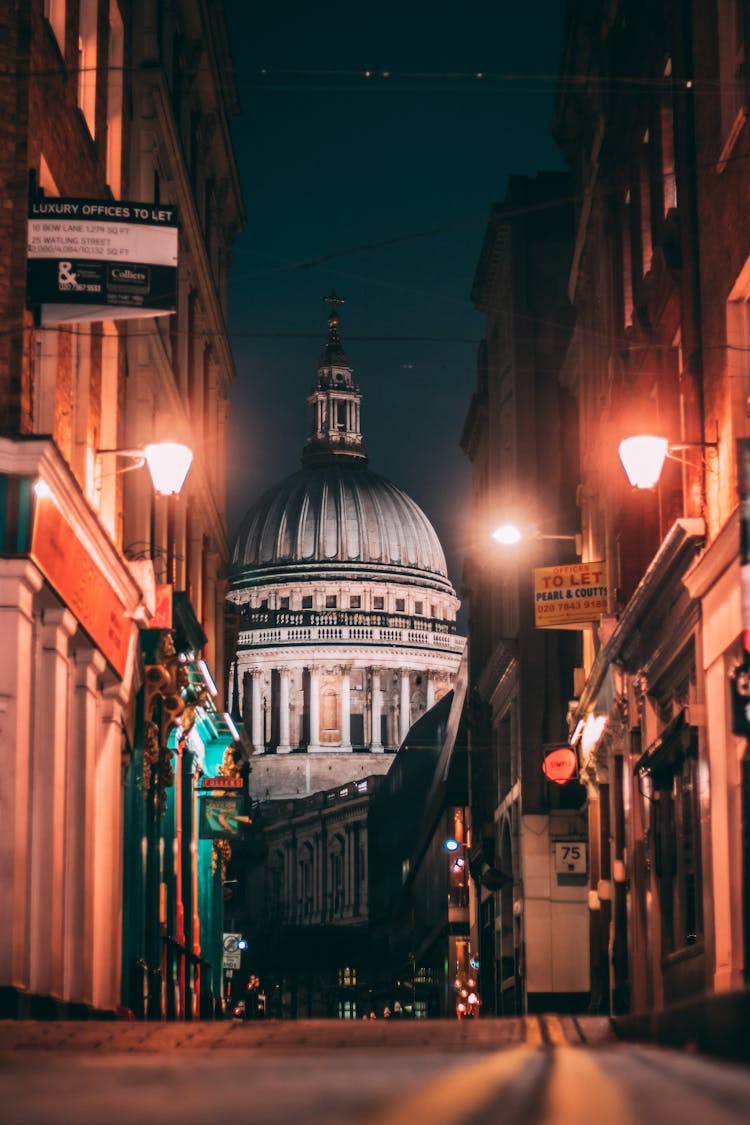 Saint Paul Cathedral In London At Night 