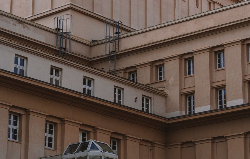 Photograph of a government building — representative real photograph, not an ESPC project