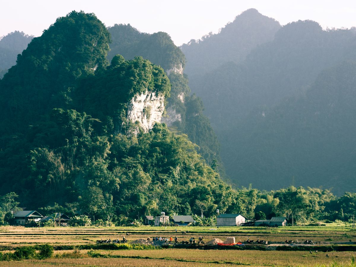 5 Day Meditation & Buddhist Wisdom in Ninh Binh, Viet Nam 1