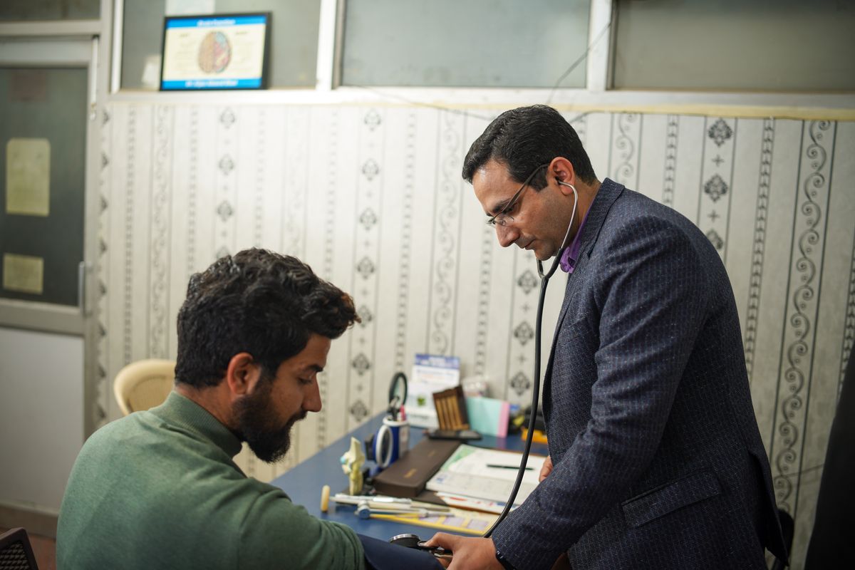 Dallas physician evaluating a patient's cardiovascular health