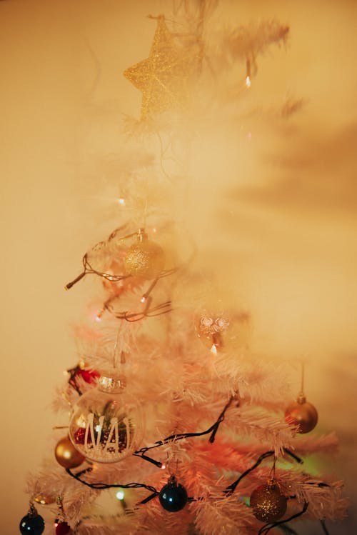 Fotos de stock gratuitas de árbol de Navidad, colgando, decoración