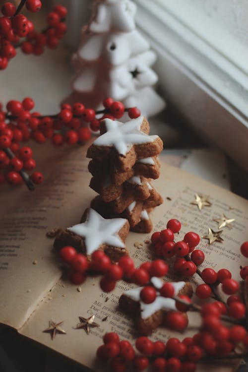 Foto profissional grátis de biscoitos, composição, livro