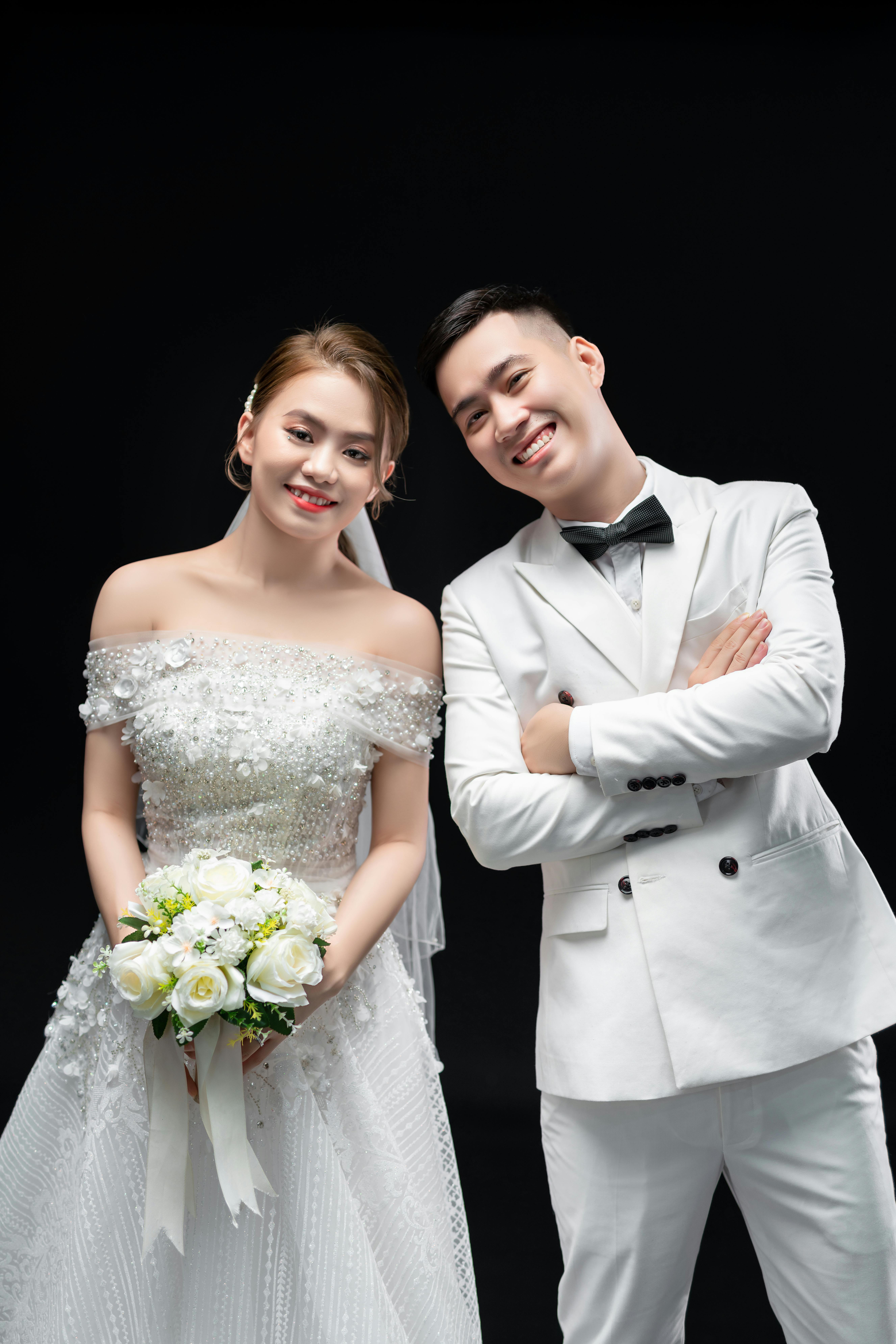 What is a manipulative relationship?