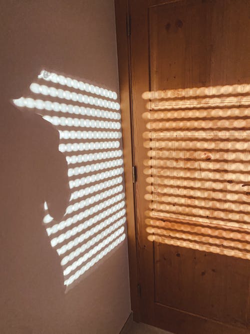 light effect on wall an wooden door