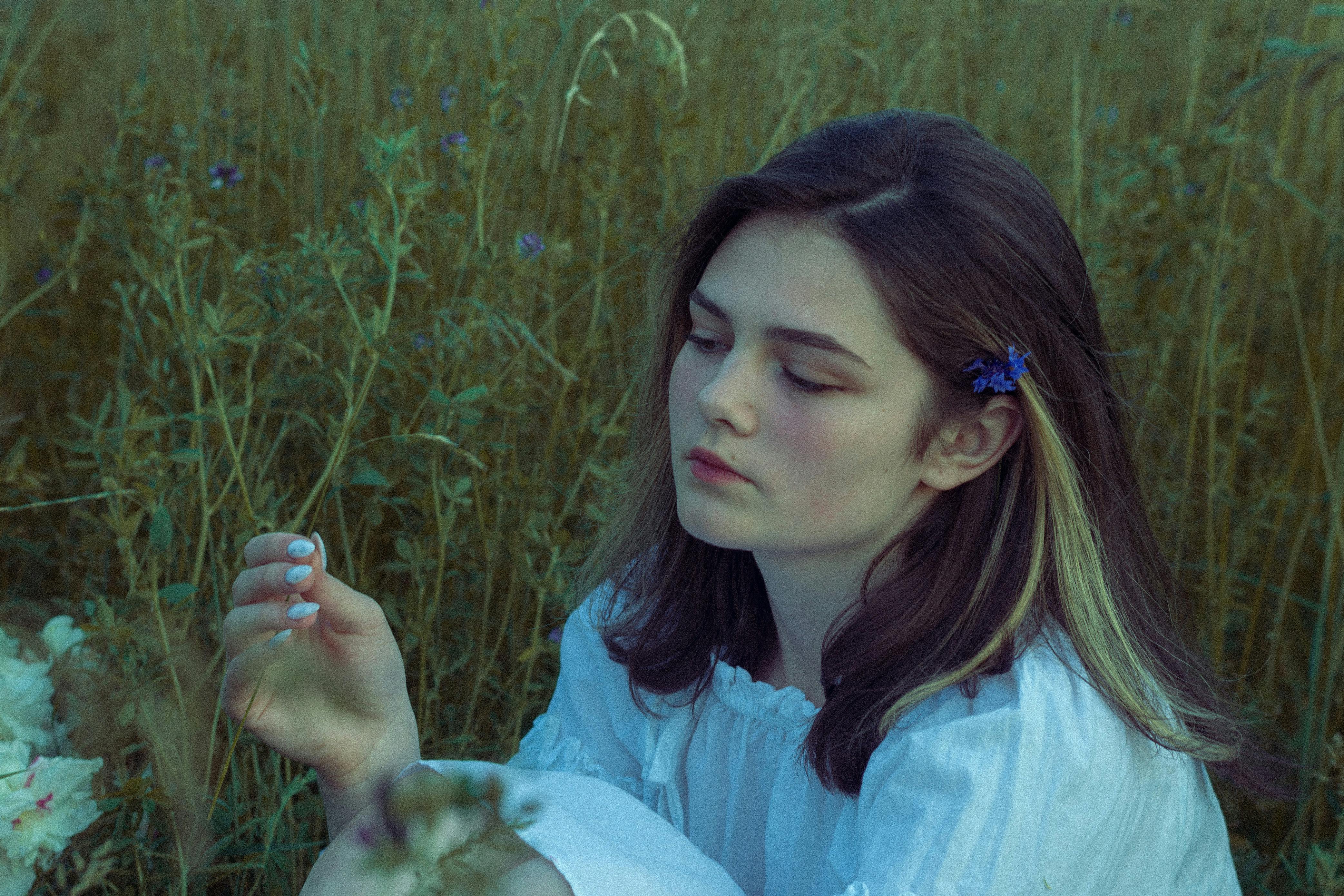 How do people know you are looking at them?