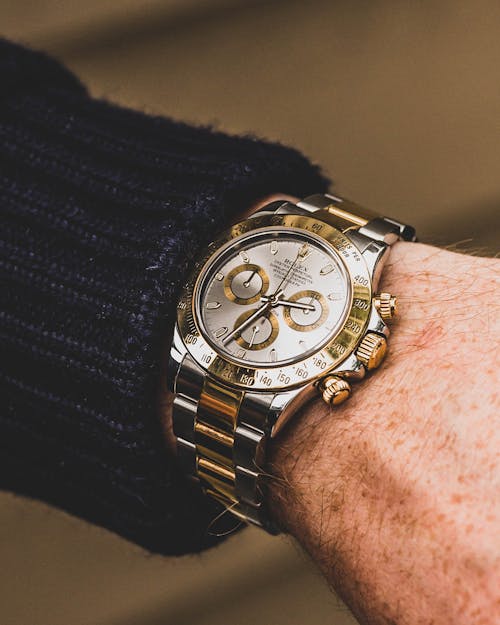 Kostnadsfri bild av armbandsur, klocka, klockhänder