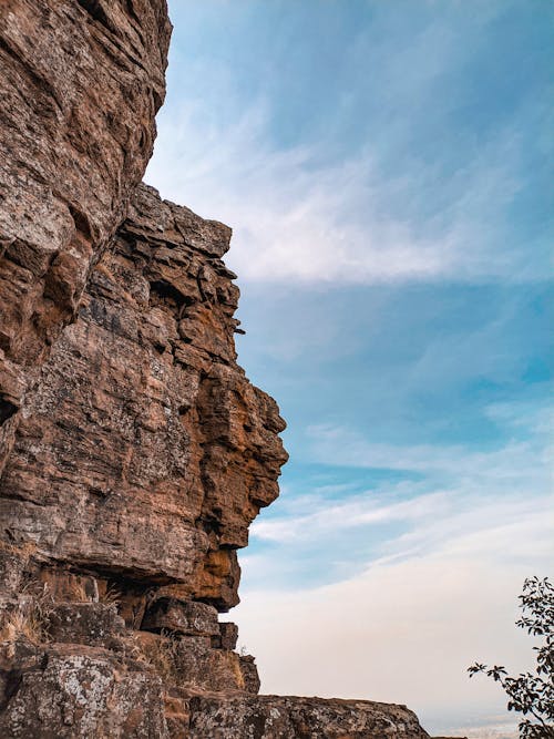 Gratis stockfoto met berghelling, geologische formatie, lage hoek schot