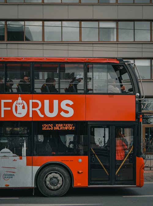 Základová fotografie zdarma na téma autobus, jízda autobusem, pohled zboku
