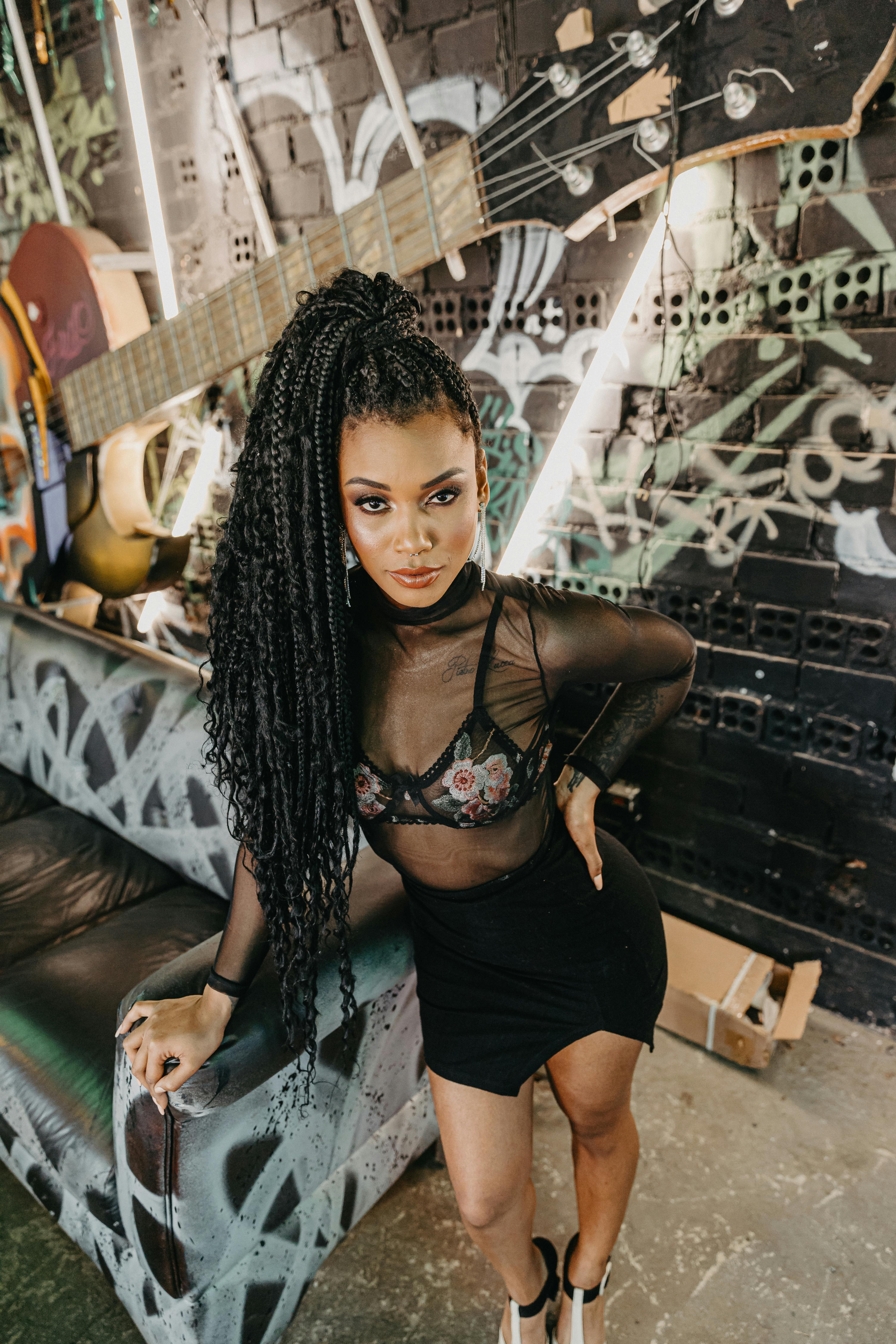 What does a narcissist look like as a woman?