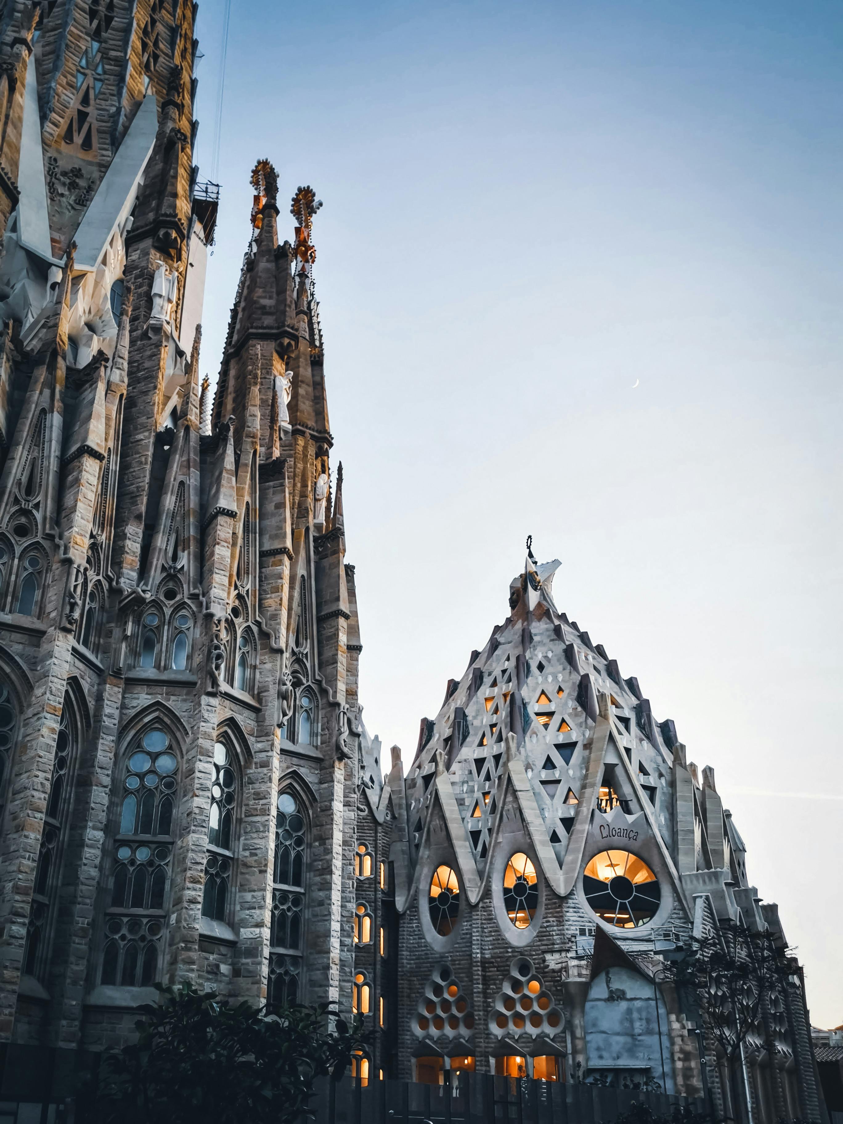 the la sagrada familia in barcelona