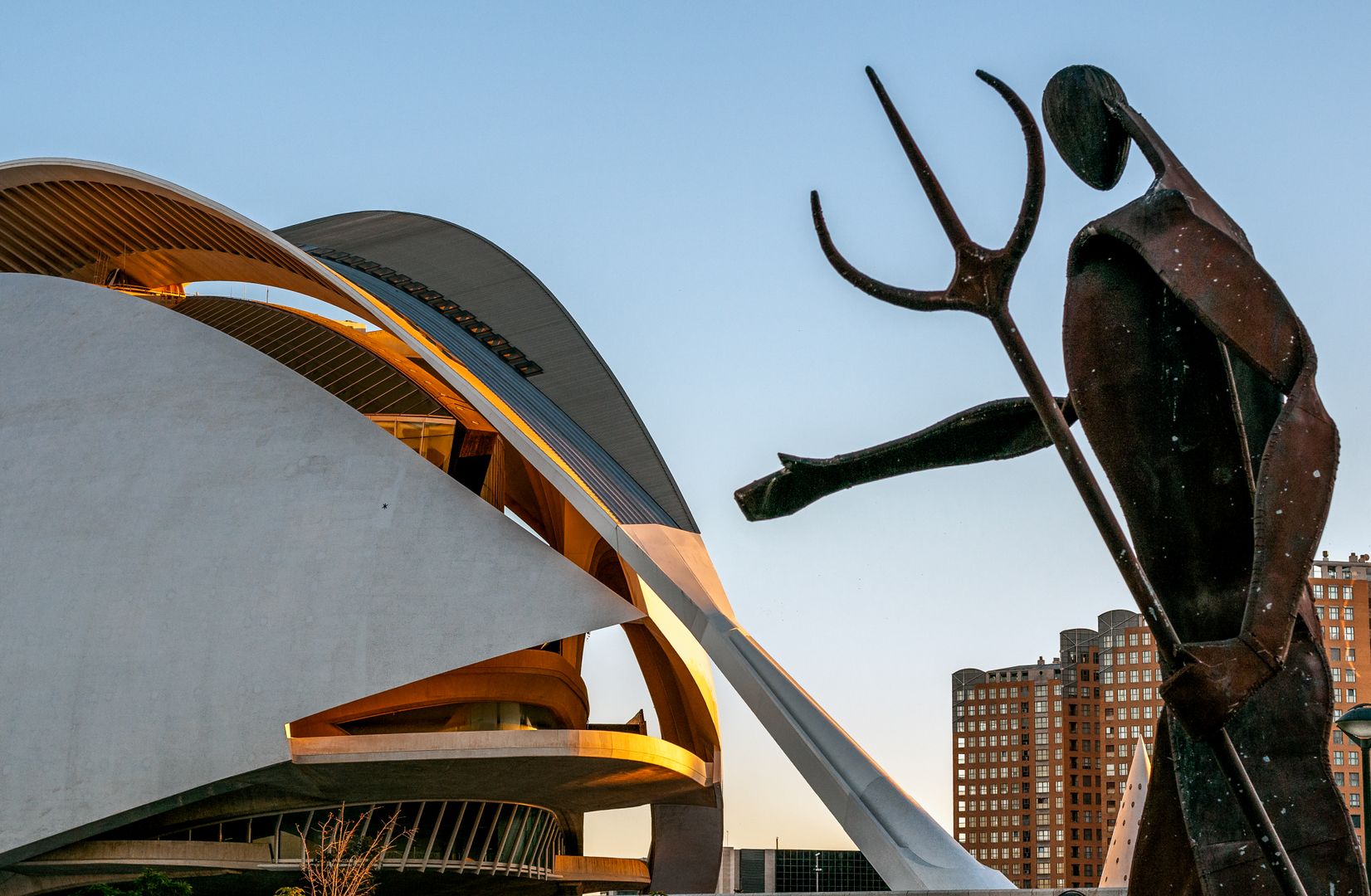 Valencia Travel Guide: Paella, Architecture, and the City of Arts and Sciences
