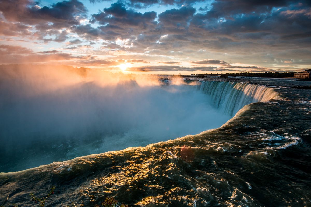 Niagara Şelalesi gündüz manzarası