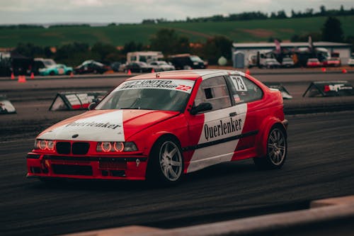  BMW e36 Compact Series 3 on a Drifting Track 