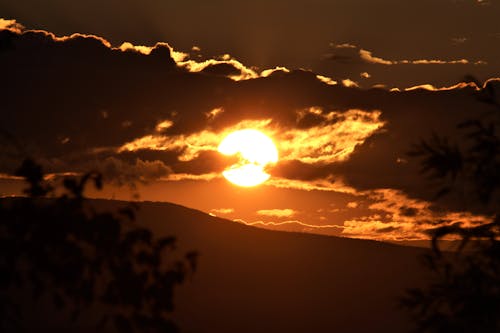 Kostnadsfri bild av berg, gyllene timmen, moln