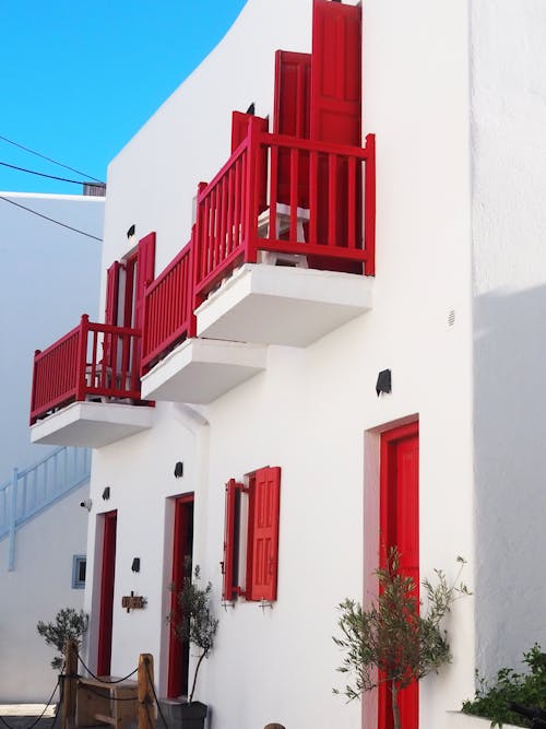 Mykonos Red on White 