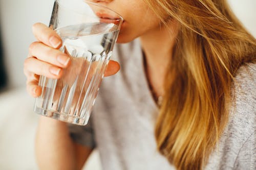 Agua, mujer, colelitiaisis