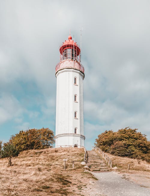 Gratis lagerfoto af arkitektur, blå himmel, bygning