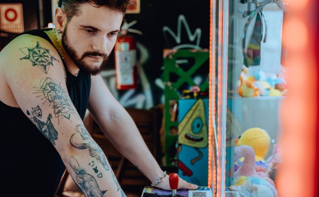 Online Casino: Spielautomaten und Live-Spiele im Überblick