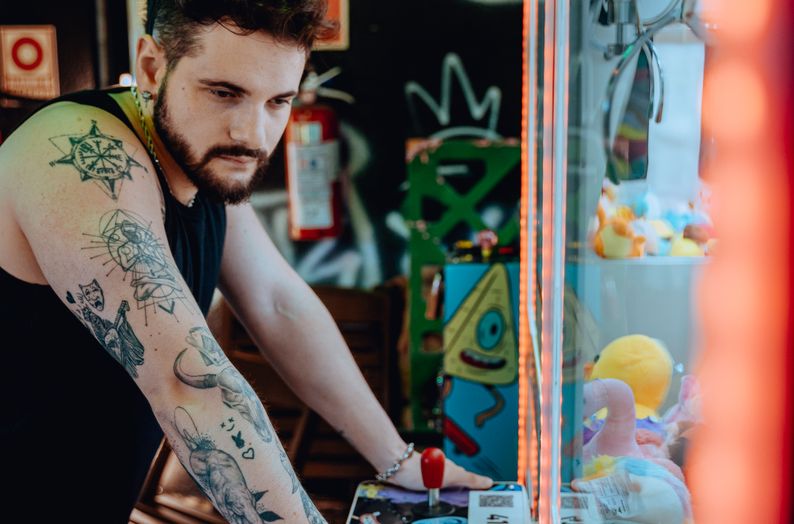 Online Casino: Spielautomaten und Live-Spiele im Überblick
