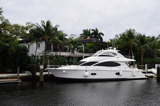 Experience Unrivaled Luxury Yacht Rental Florida