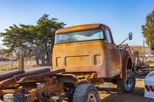 Foto profissional grátis de abandonado, automóvel, caminhão