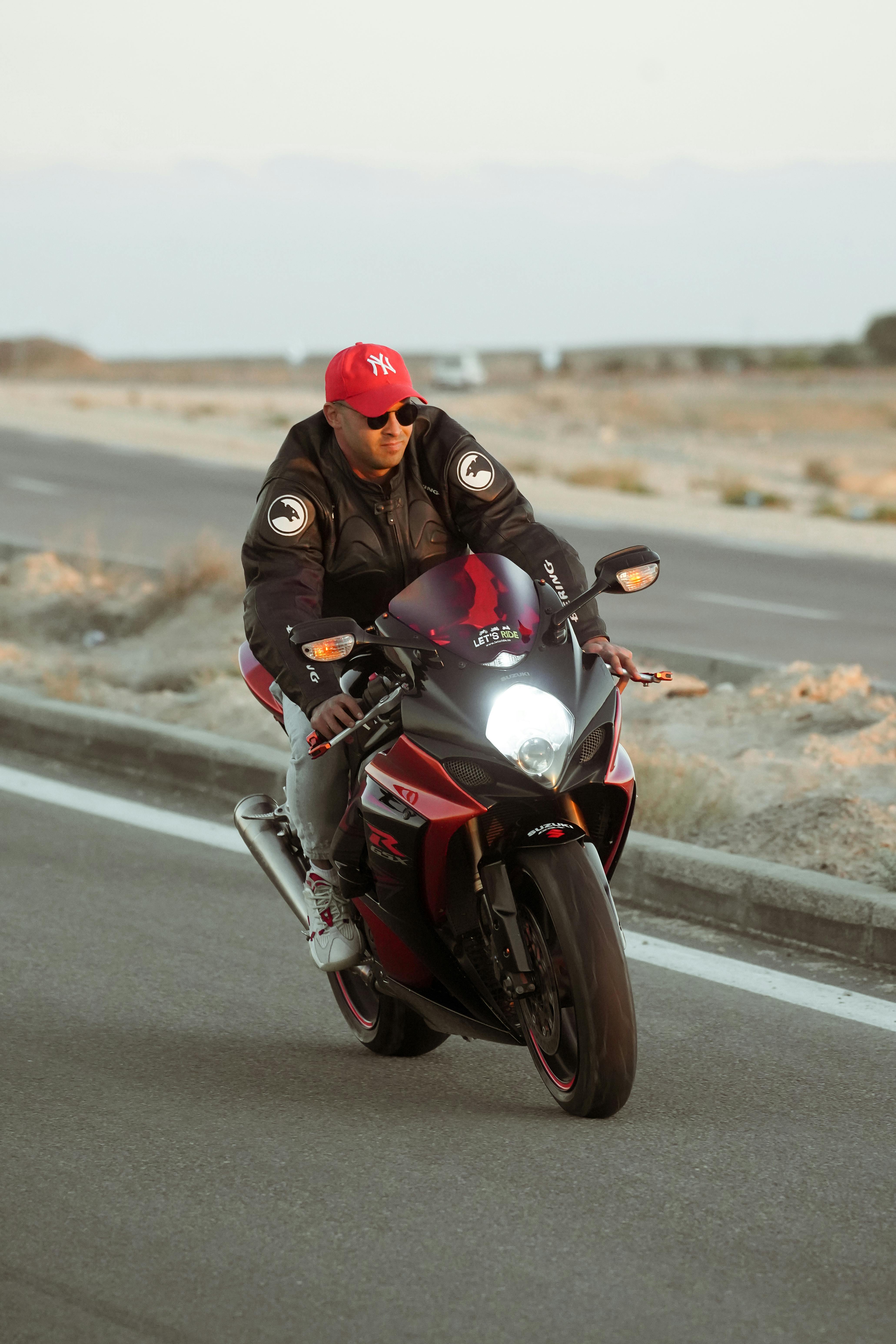 What motorcycle was T.E. Lawrence riding when he died?