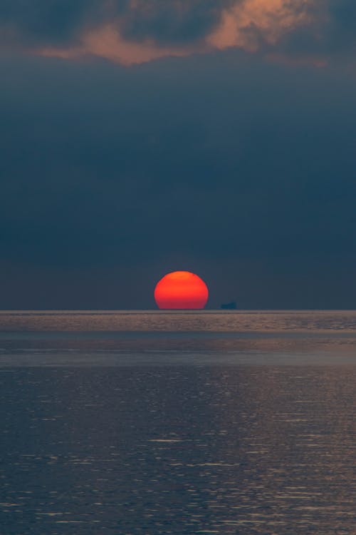 Základová fotografie zdarma na téma klidná voda, moře, nádherný západ slunce