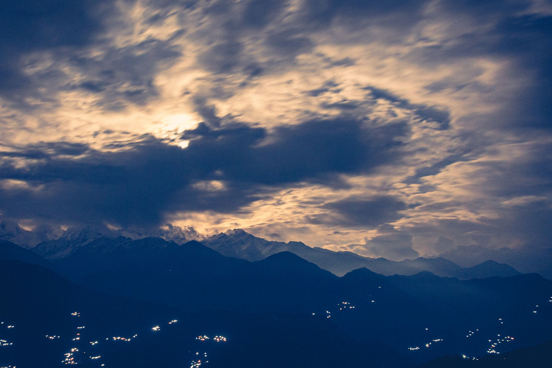 Munsiyari mountain cloudscape