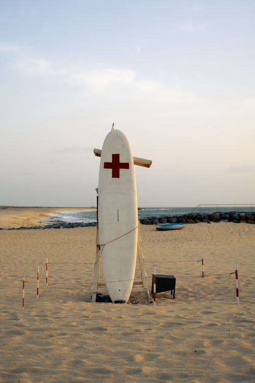 Безкоштовне стокове фото на тему «вертикальні постріл, море, пісок»