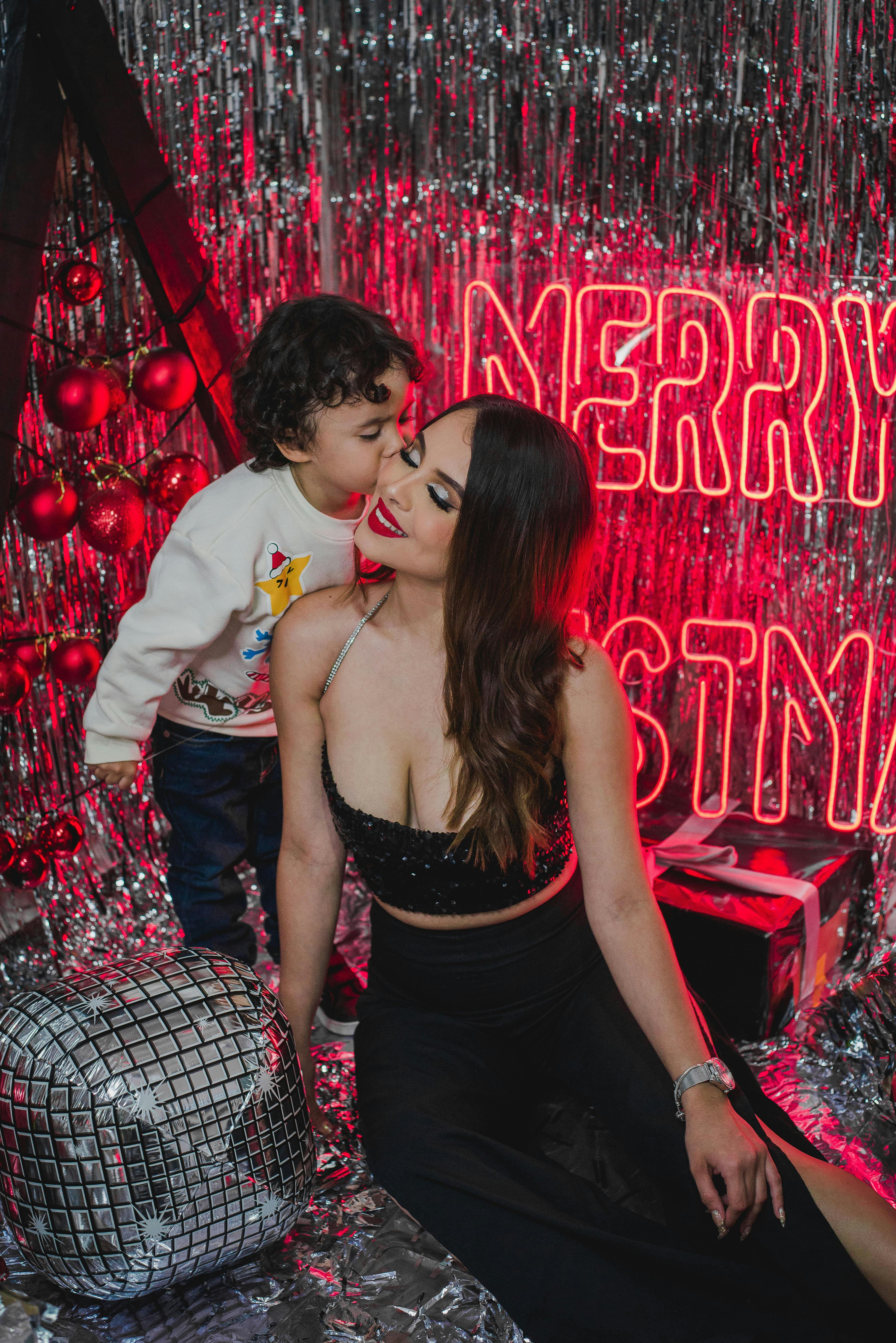 Should kissing be wet?