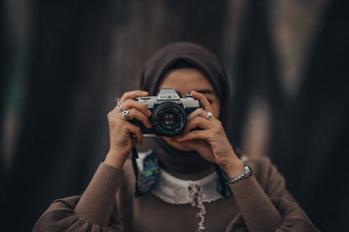 Gratis lagerfoto af fotograf, fotografi, hijab