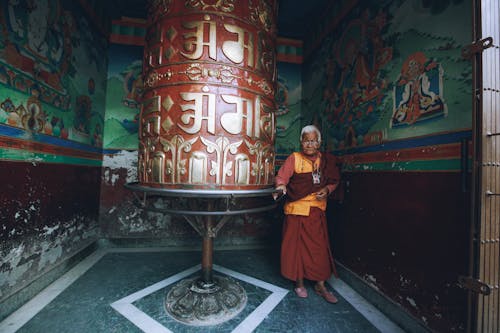 Ingyenes stockfotó belső, buddhizmus, ima kerék témában