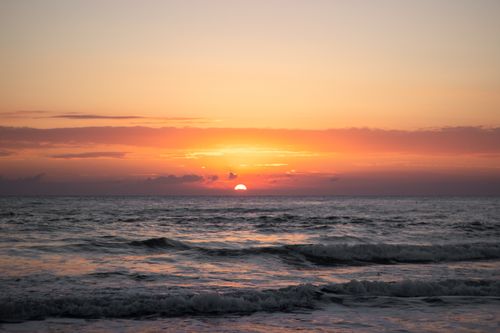 Free Captivating view of the sun setting over the sea in Mersin, Türkiye. Stock Photo