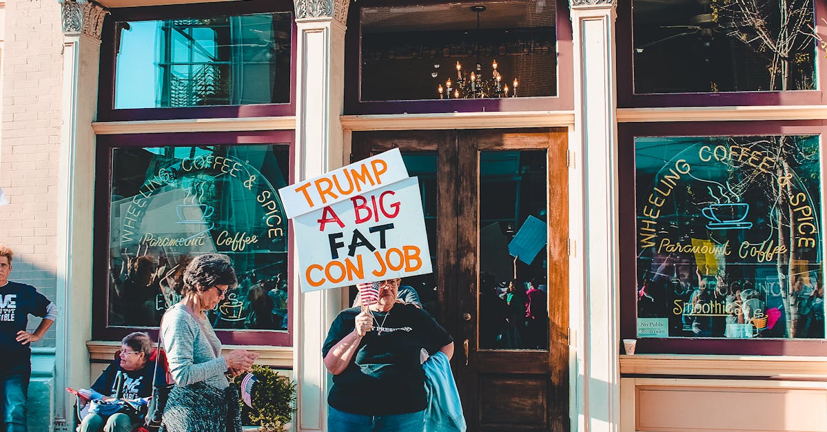 禁用小紅書引爭議 黃士修批劉世芳政治操作失年輕女性支持