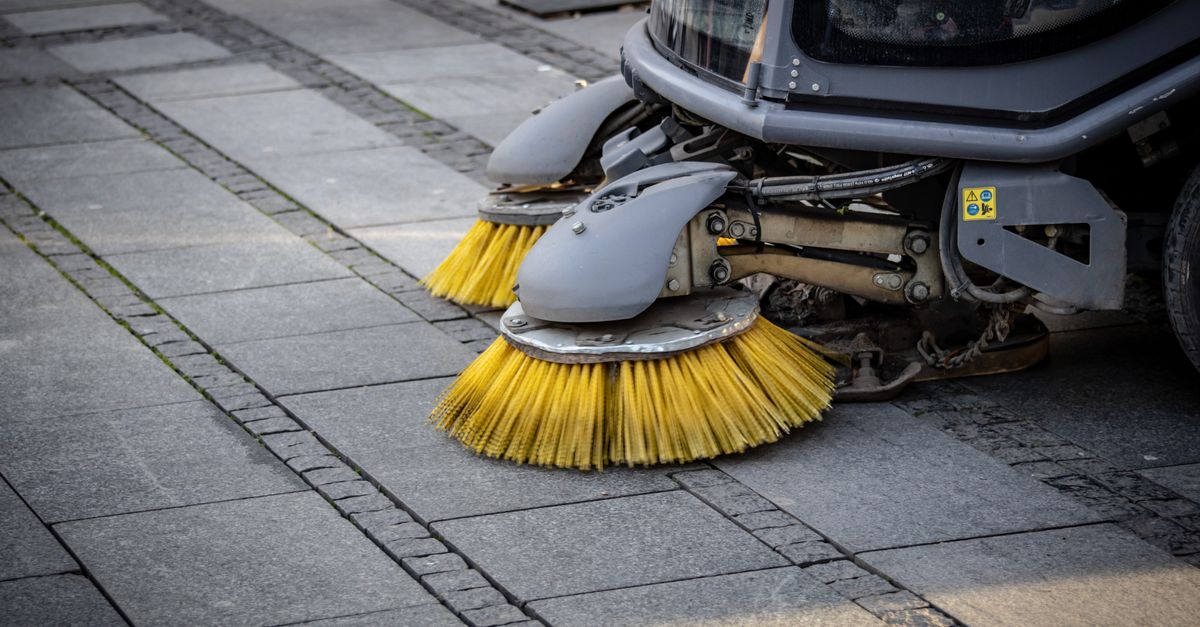 Mumbai BMC Sweeper Threatens FDA Raid Over Free Food Demand