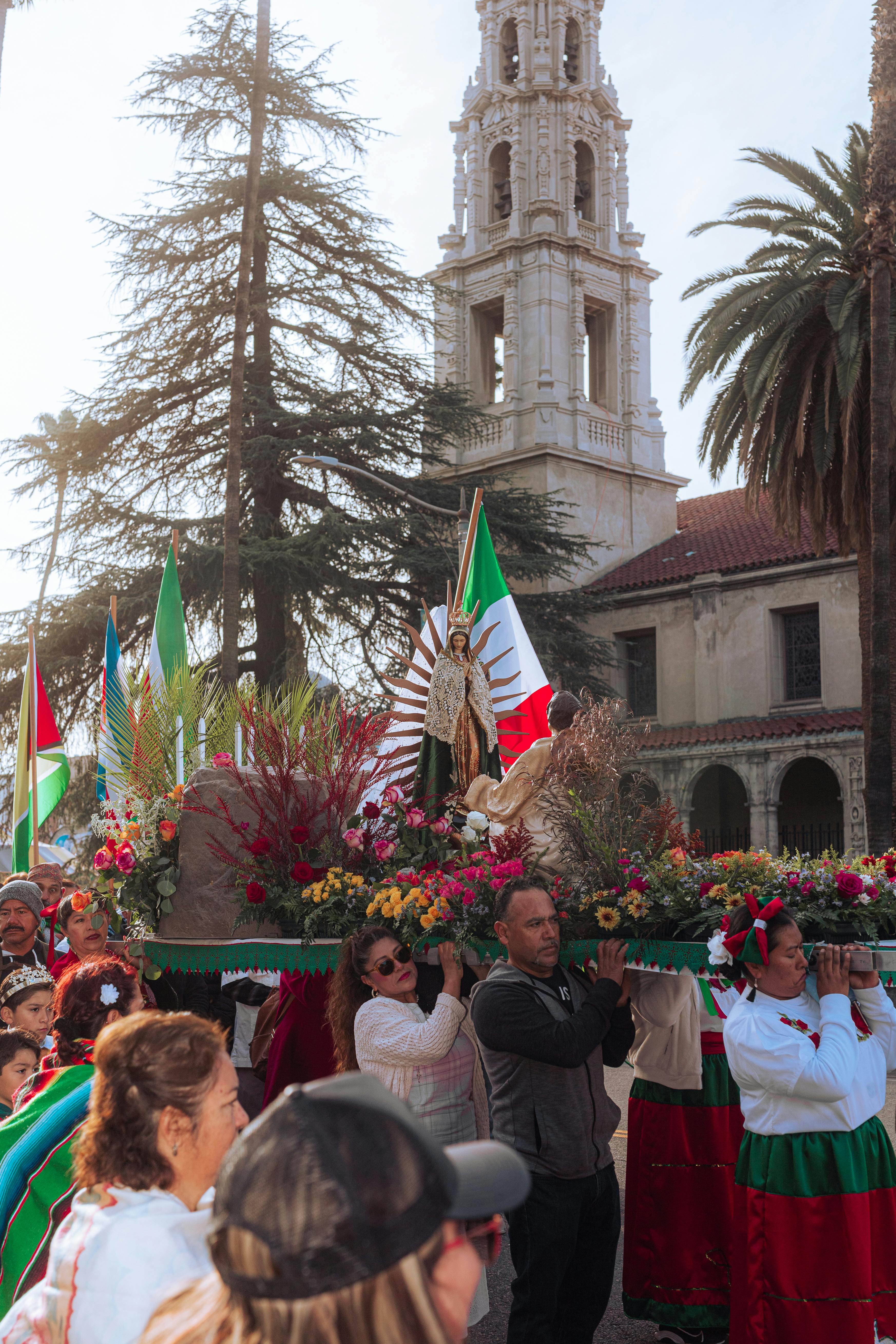 What celebrities were once homeless?