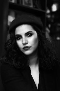 Elegant black and white portrait of a young woman in Üsküdar, Istanbul.