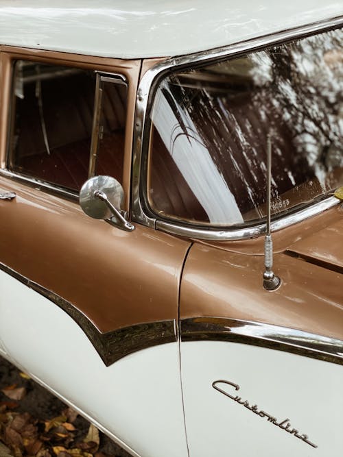 Photo of a Brown Vintage Car