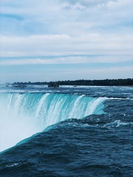 Captivating view of Horseshoe Falls at Niagara, a famous natural landmark.