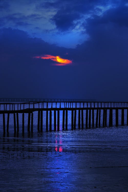 Kostenlos Szenische Ansicht Des Ozeans Während Des Sonnenuntergangs Stock-Foto
