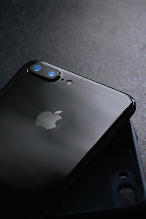 Close-Up Photo of a Black Iphone