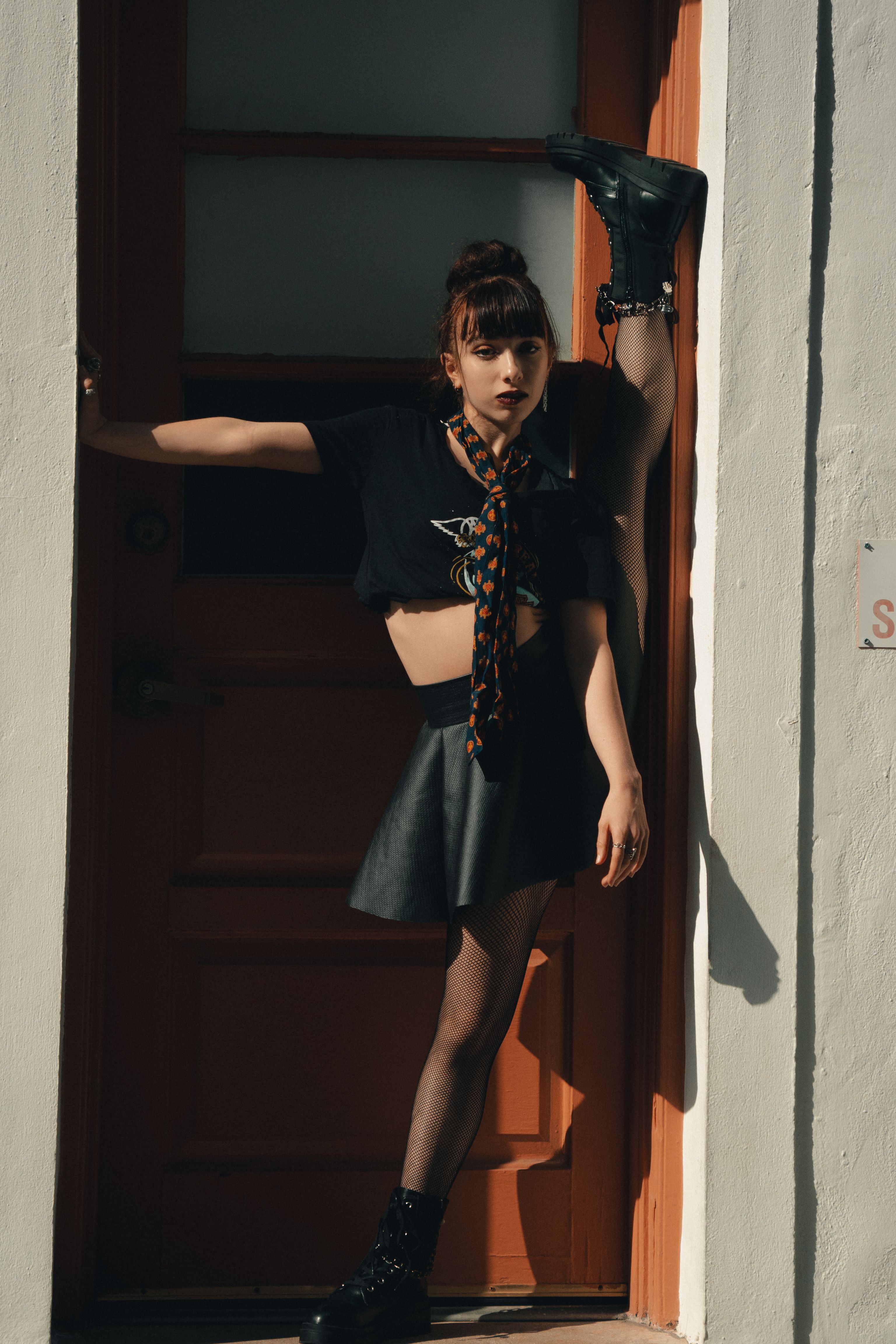Woman Doorway Photos, Download The BEST Free Woman Doorway Stock