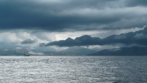 Fotos de stock gratuitas de cielo nublado, costa, mar