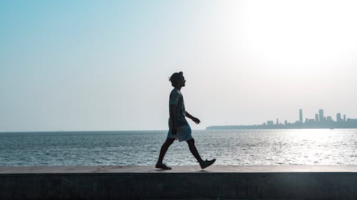 10,000+ Best Walking Photos · 100% Free Download · Pexels Stock Photos