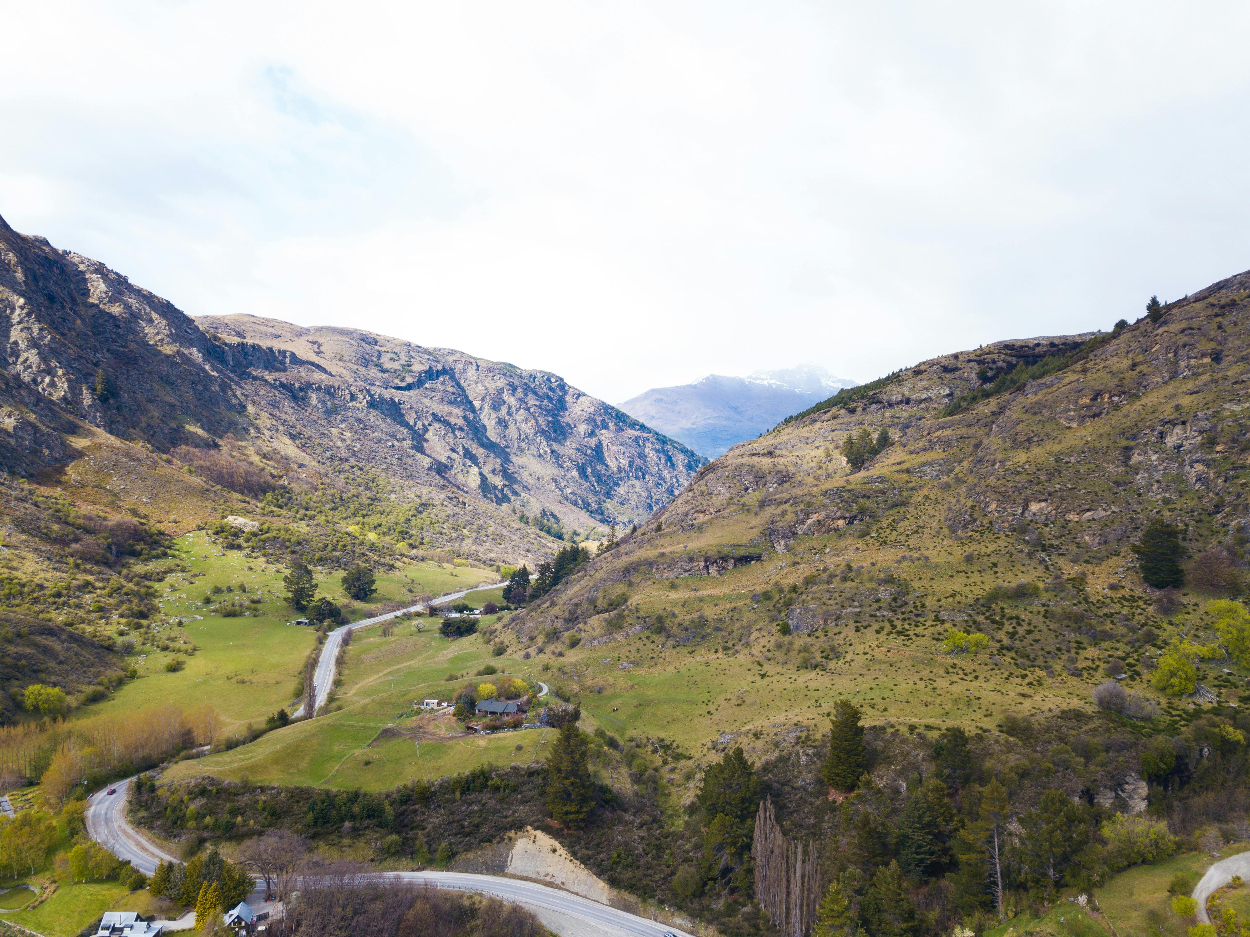 general travel new zealand ltd — Photo by Damon Hall on Pexels