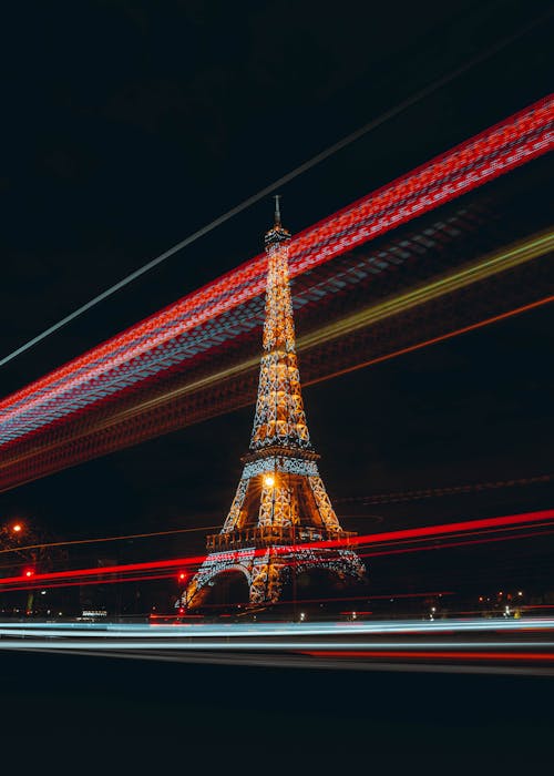 бесплатная длинная выдержка Эйфелевой башни в Париже Стоковое фото